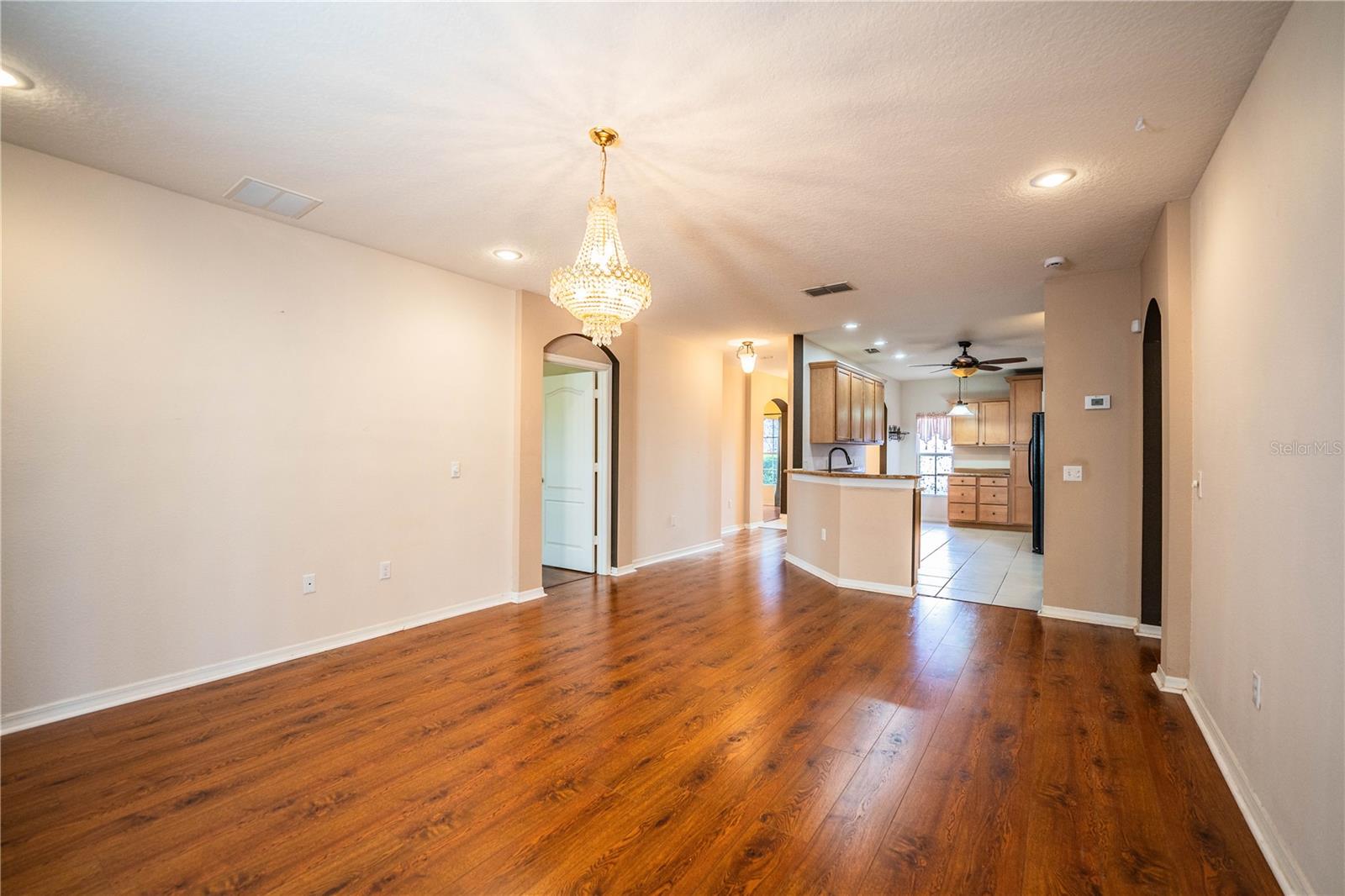 Image 5 of 35 For 6898 Glenbrook Drive