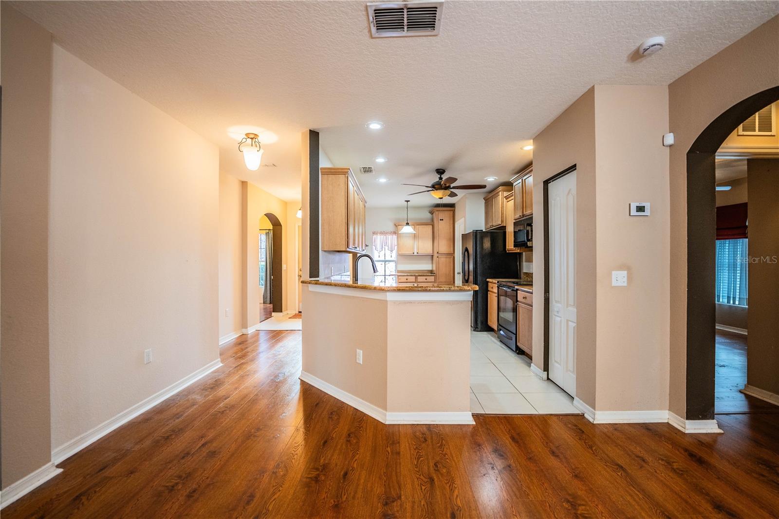 Image 6 of 35 For 6898 Glenbrook Drive