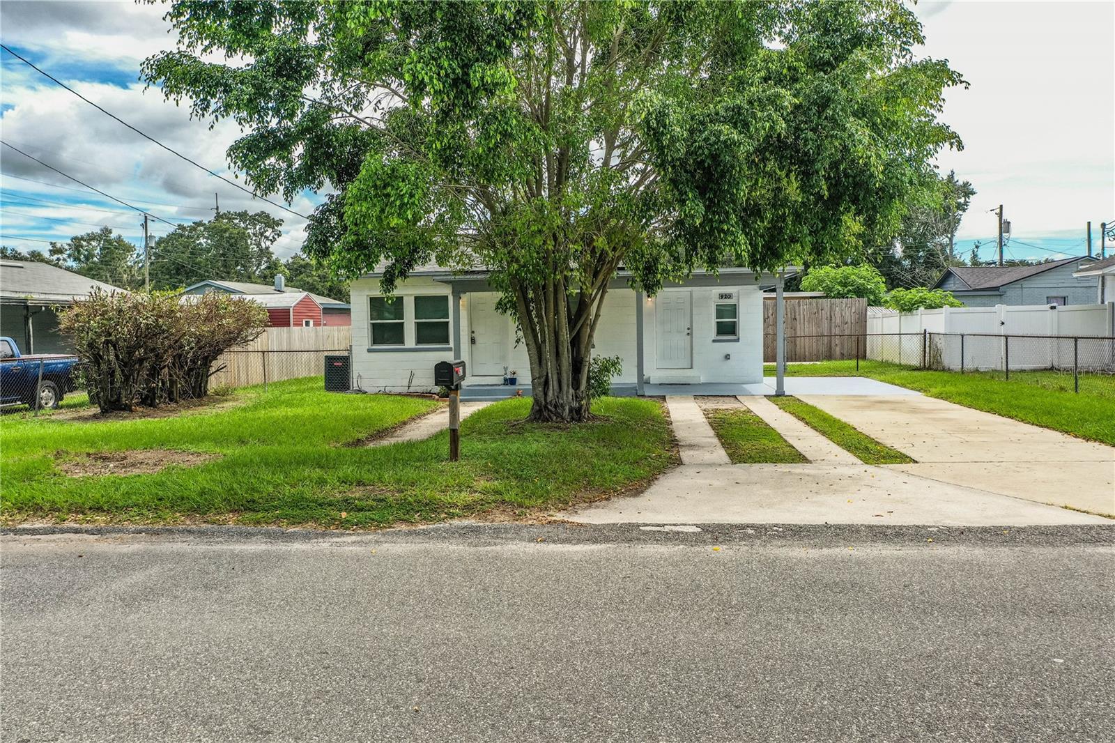 Image 11 of 50 For 920 Childs Avenue
