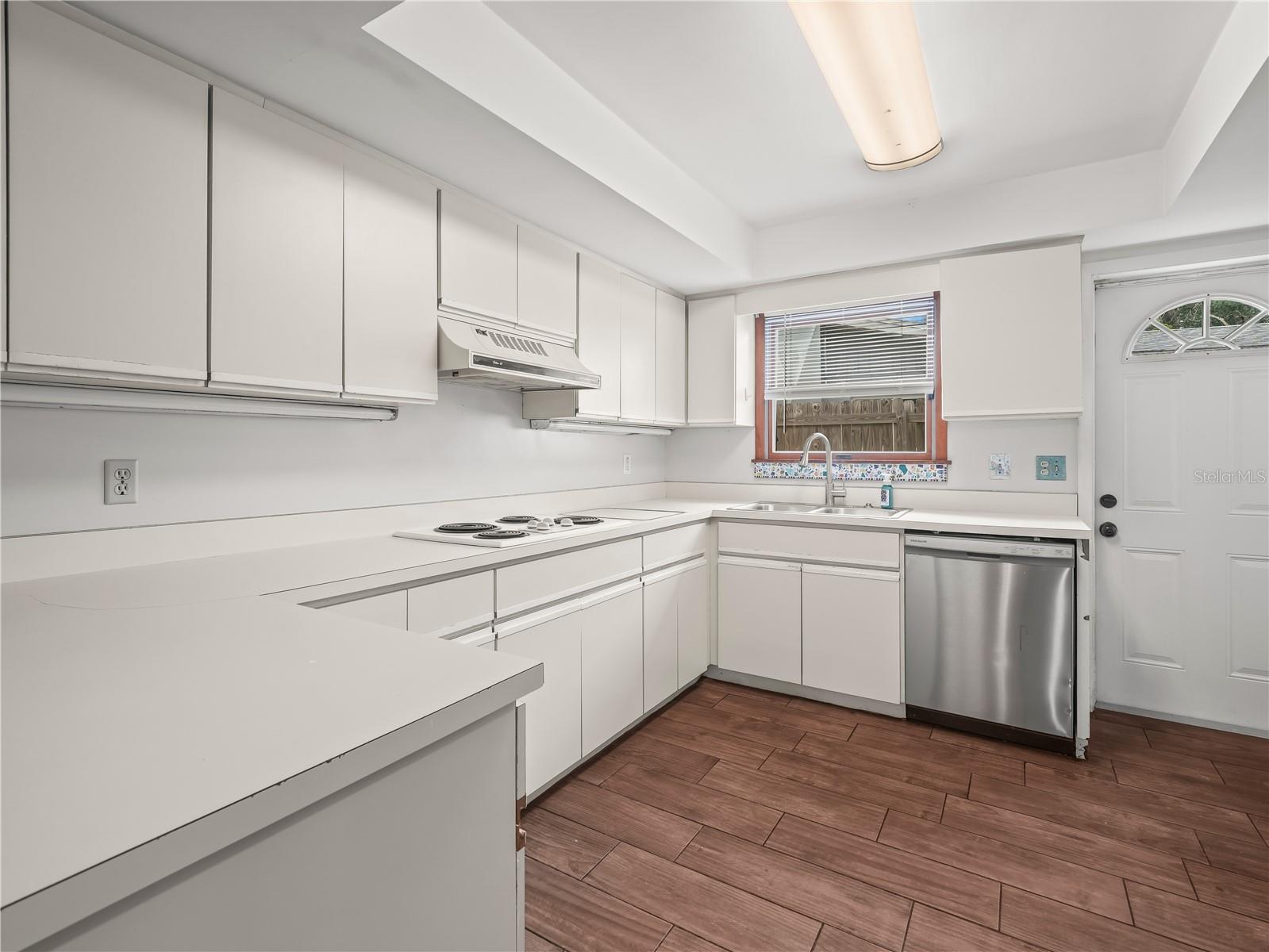 Image 10 of 35 For 685 Avenue N Se