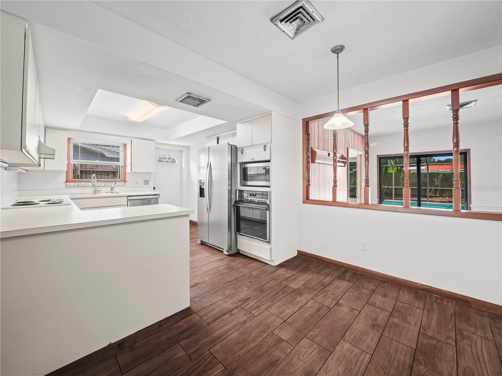 Image 11 of 35 For 685 Avenue N Se