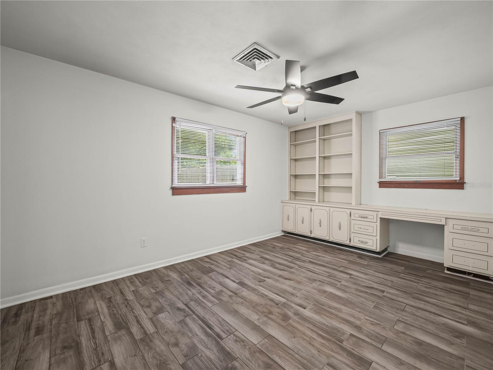 Image 16 of 35 For 685 Avenue N Se