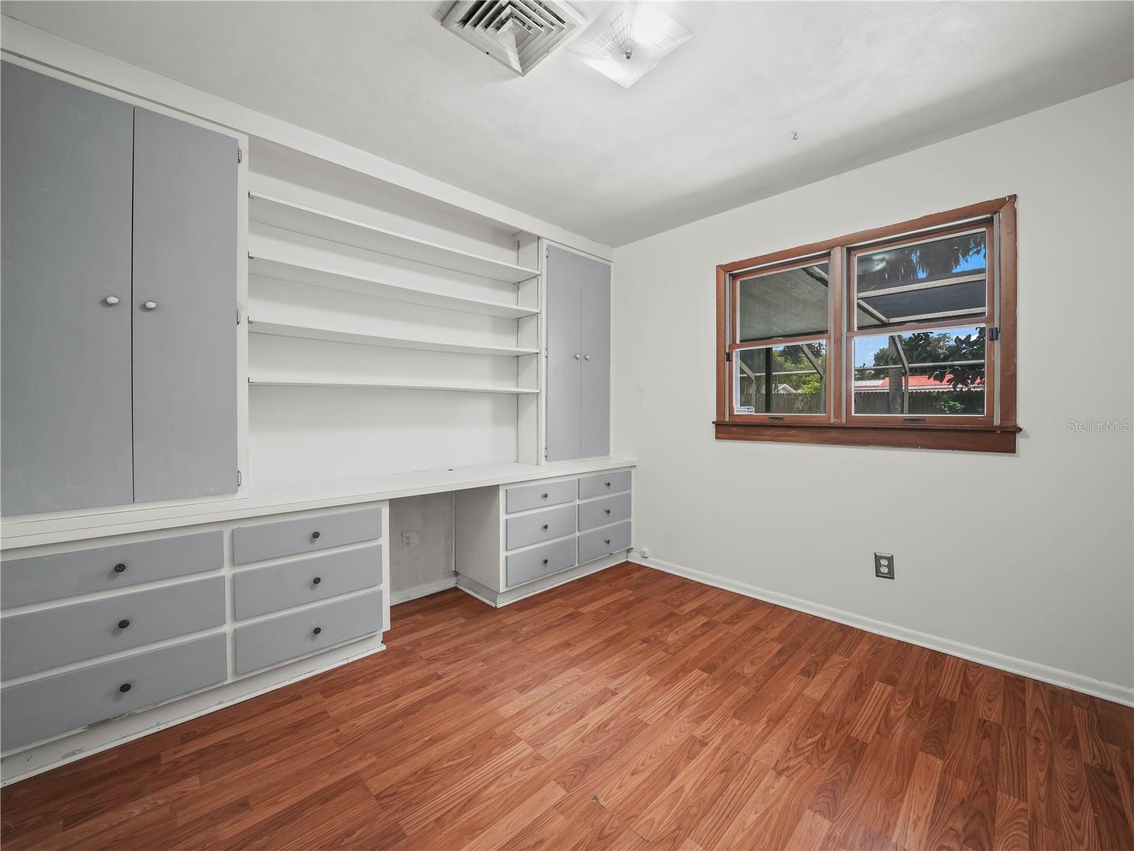 Image 18 of 35 For 685 Avenue N Se