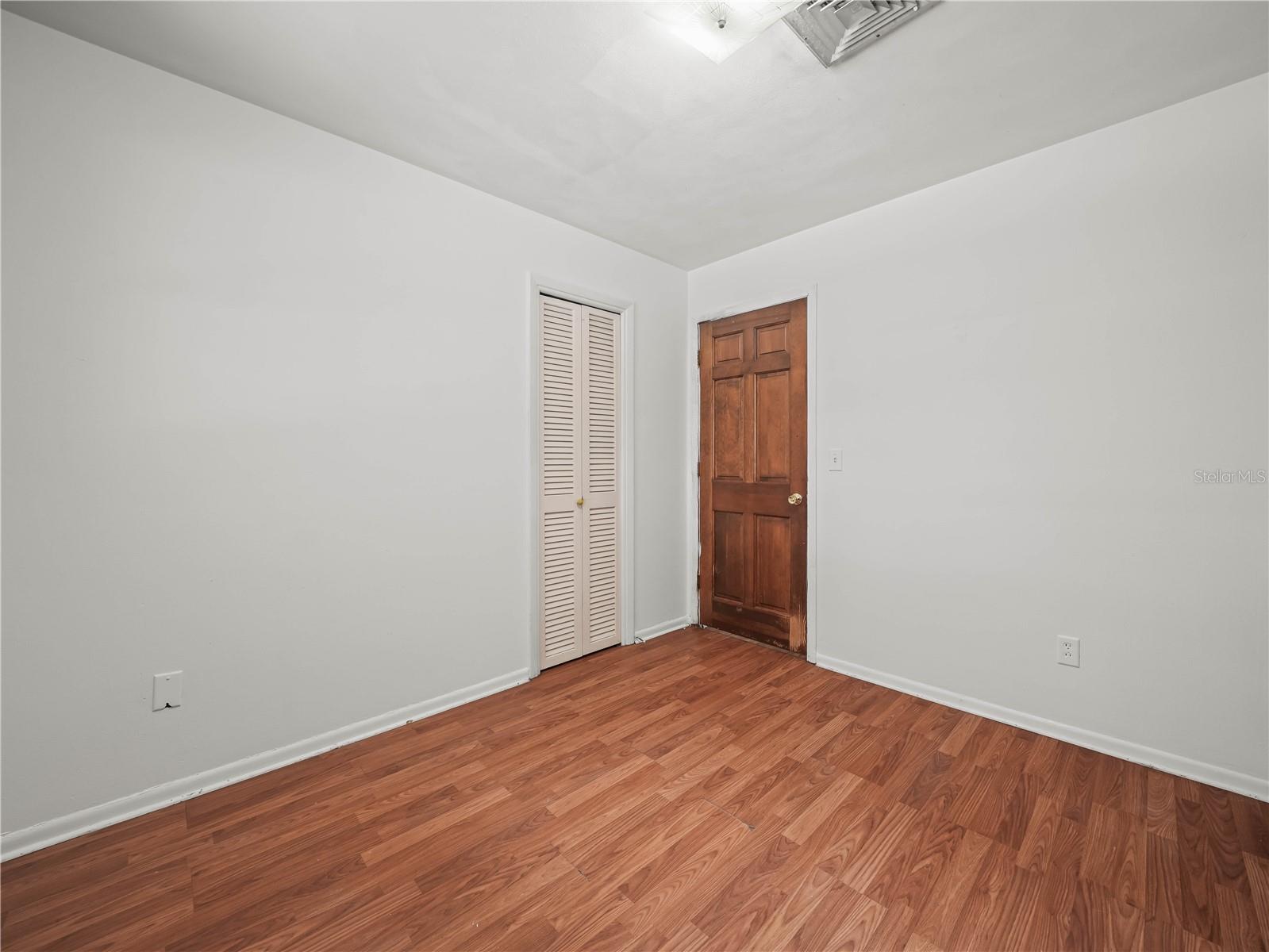 Image 19 of 35 For 685 Avenue N Se