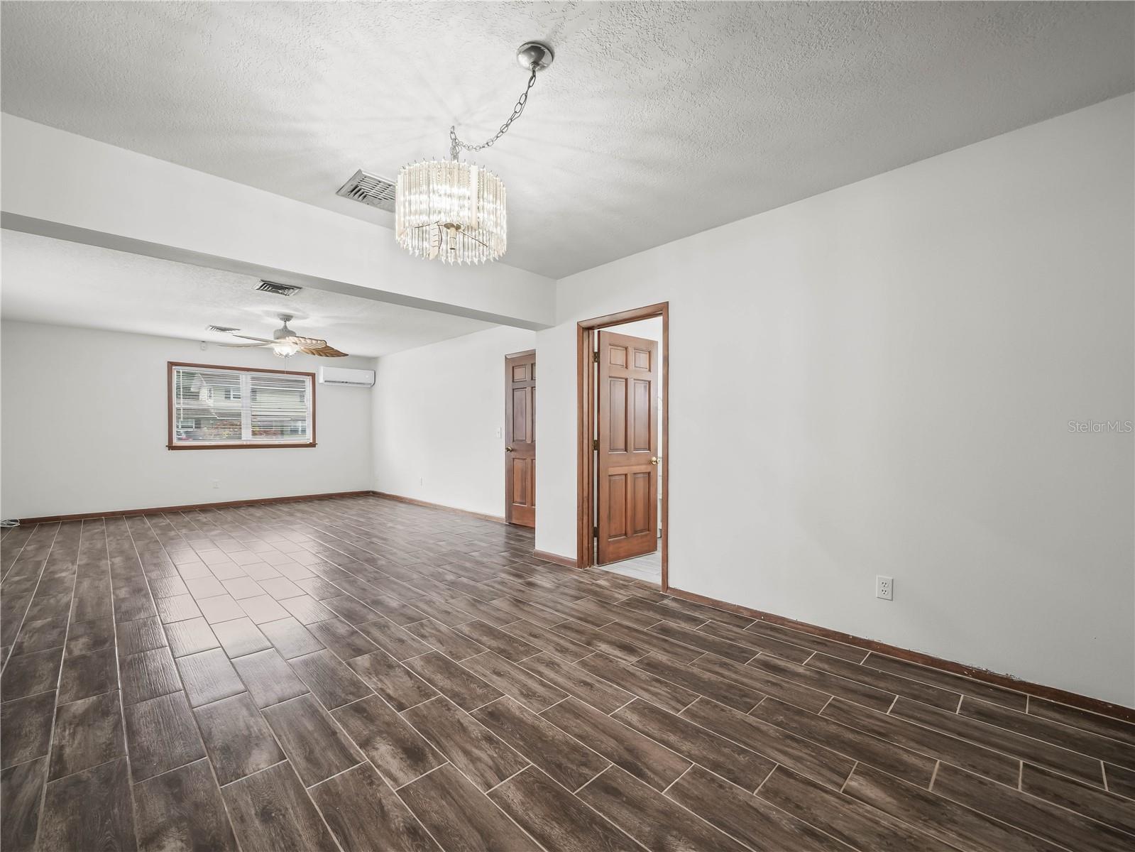 Image 4 of 35 For 685 Avenue N Se