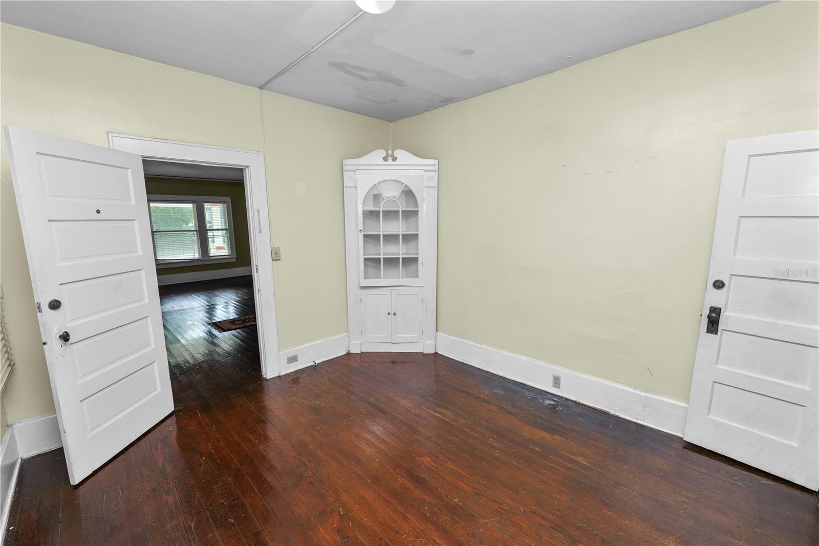 Image 36 of 87 For 817 South Boulevard