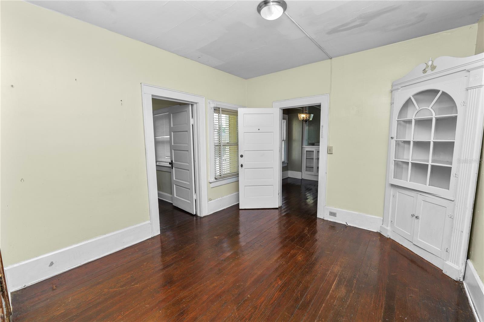 Image 37 of 87 For 817 South Boulevard