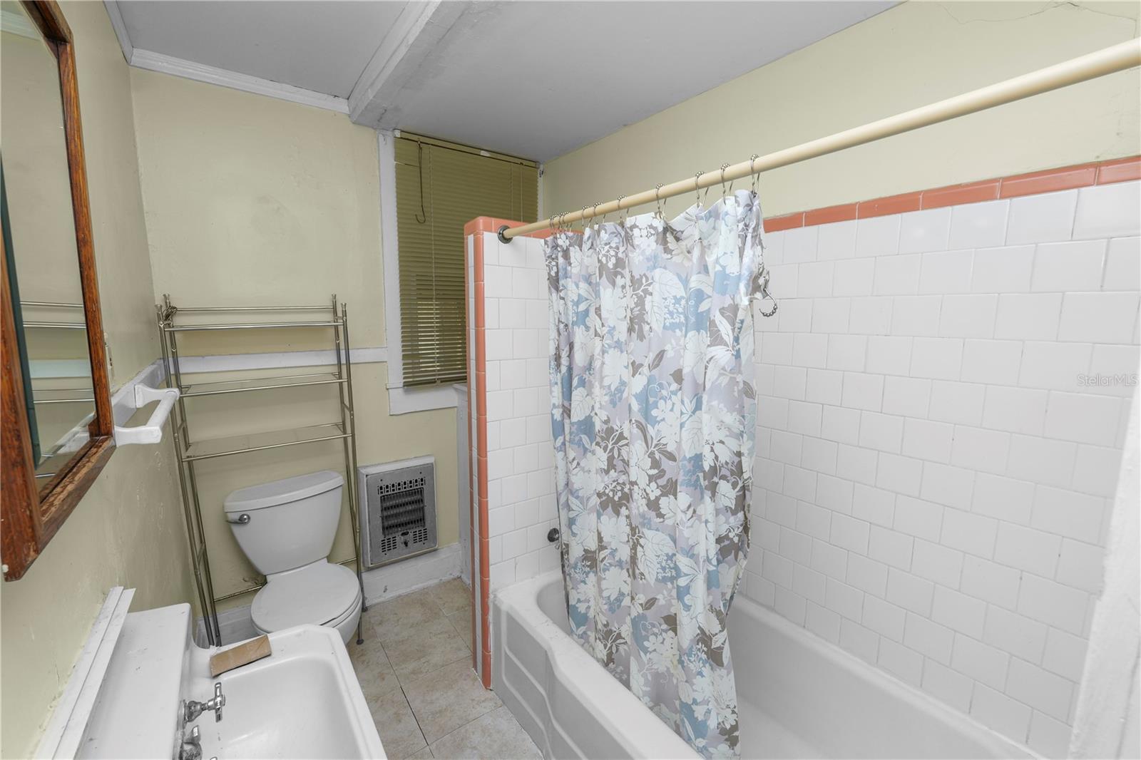 Image 41 of 87 For 817 South Boulevard