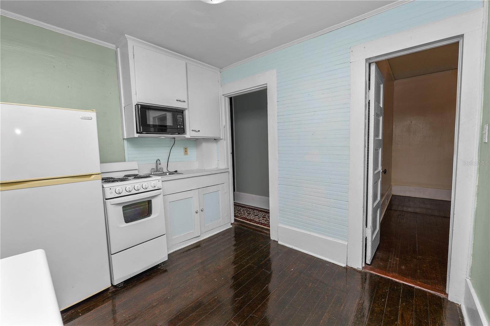 Image 49 of 87 For 817 South Boulevard