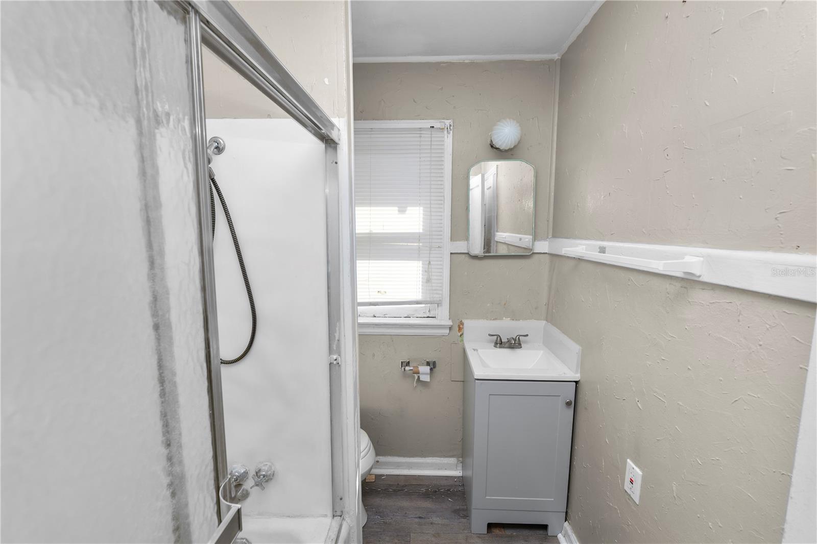 Image 76 of 87 For 817 South Boulevard