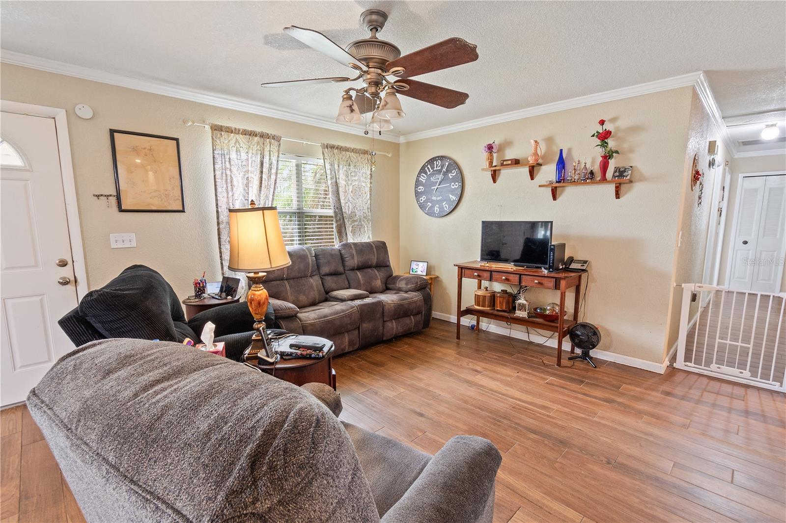 Image 3 of 16 For 3508 Dolphin Drive