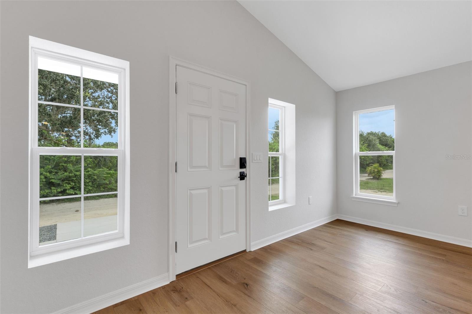 Image 3 of 25 For 1162 And 1164 Fairway Drive