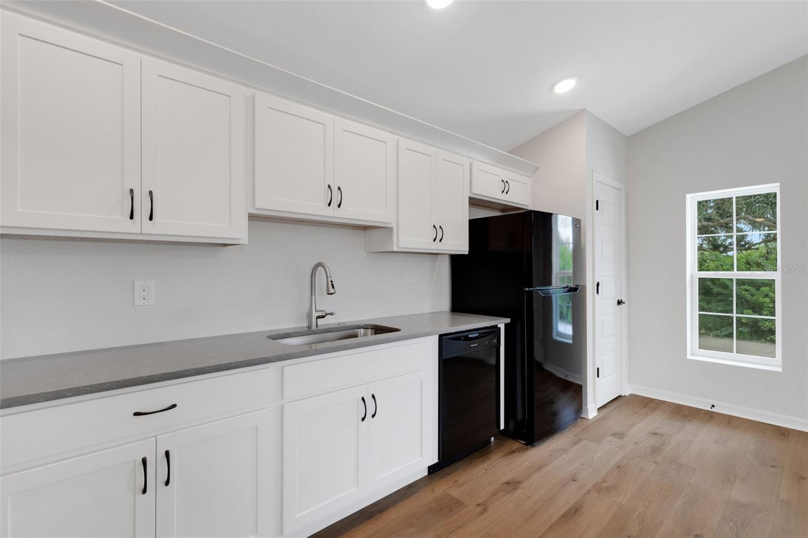Image 7 of 25 For 1162 And 1164 Fairway Drive