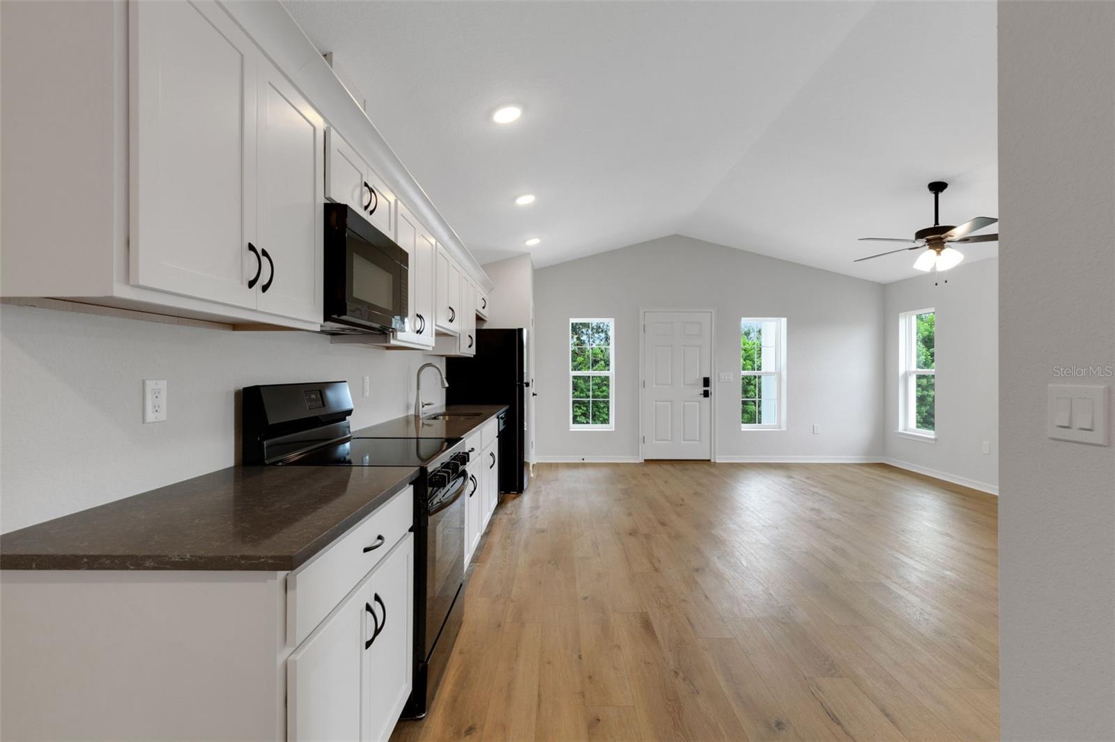 Image 9 of 25 For 1162 And 1164 Fairway Drive