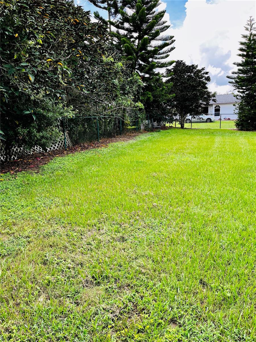 Image 19 of 21 For 5215 Martinique Drive