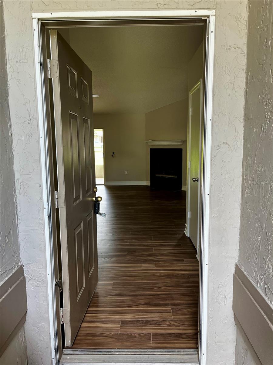Image 6 of 21 For 5215 Martinique Drive
