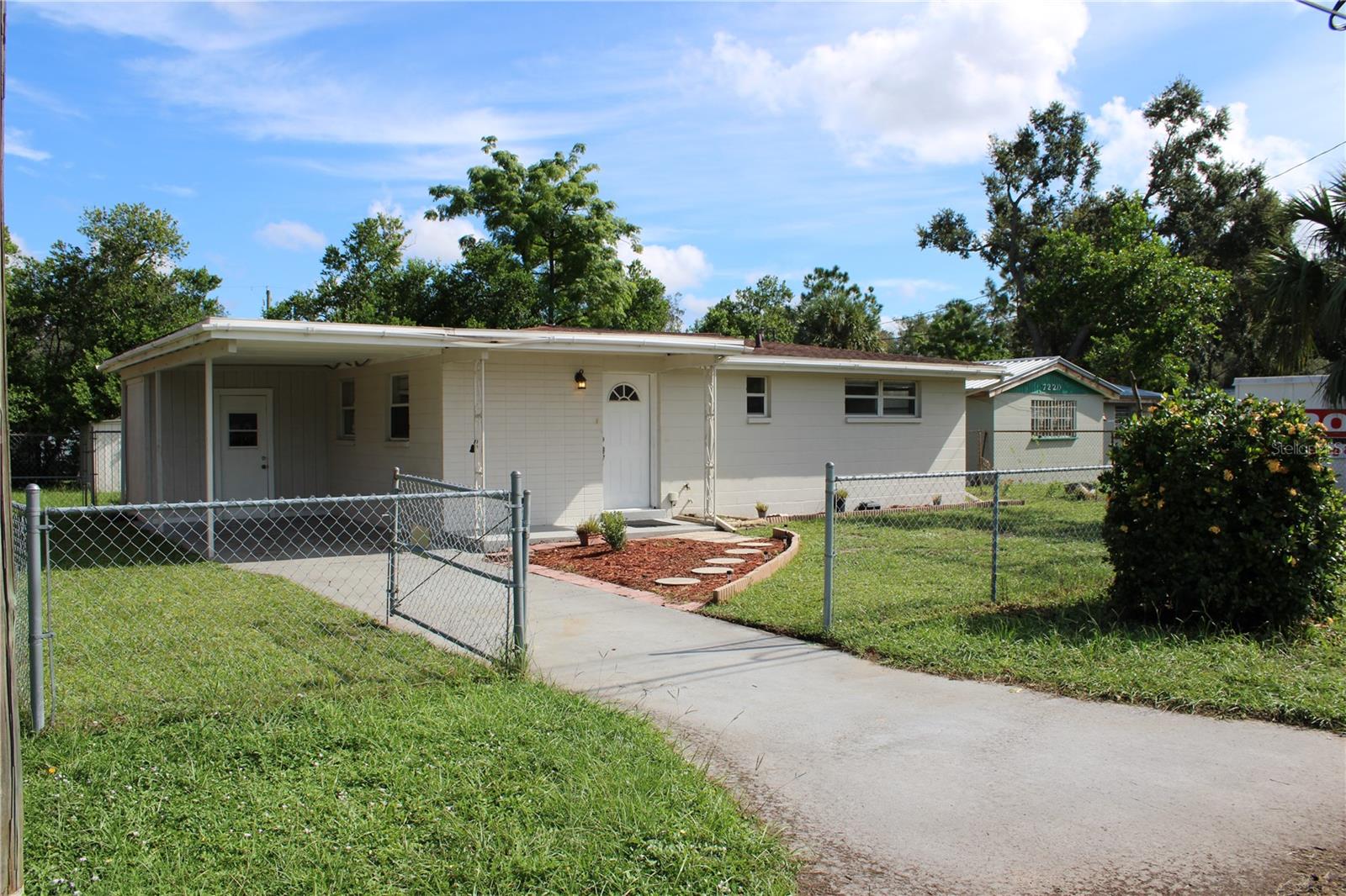 Image 3 of 18 For 7218 Chelsea Street