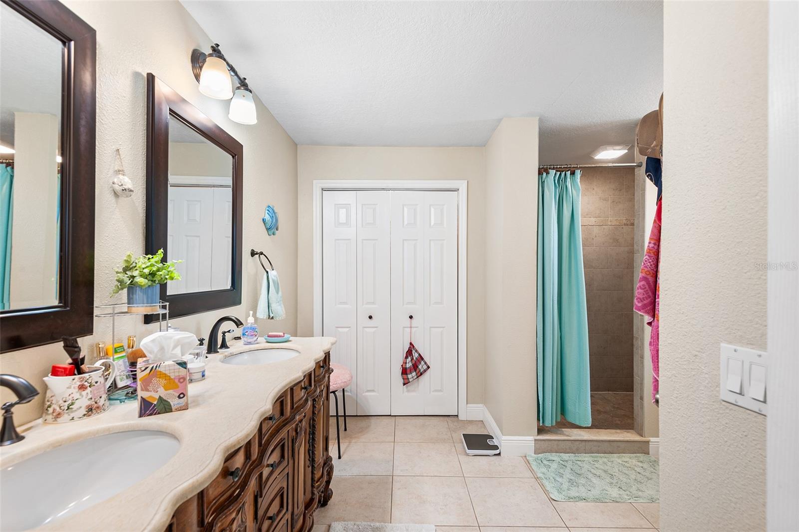 Image 21 of 47 For 707 Powder Horn Row