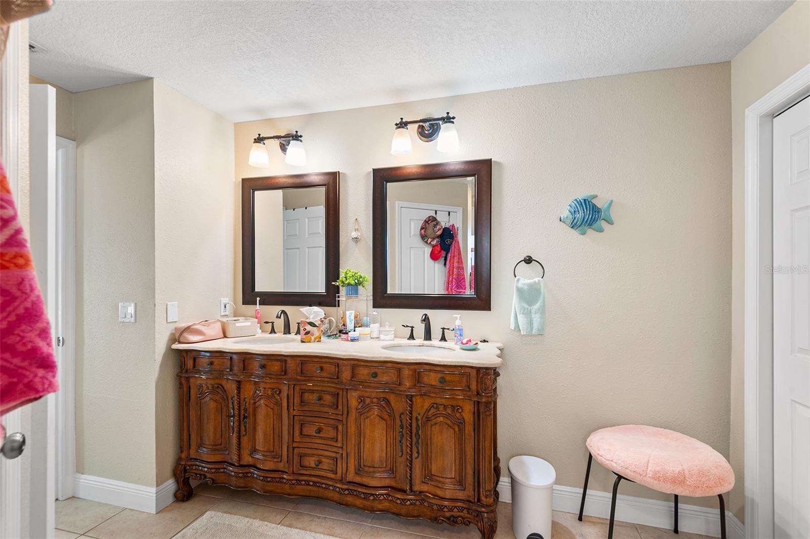 Image 23 of 47 For 707 Powder Horn Row