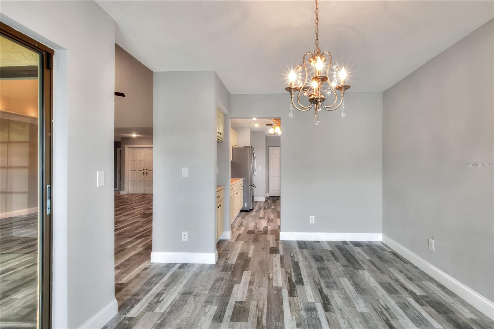 Image 14 of 49 For 4255 Creekwood Lane 4255