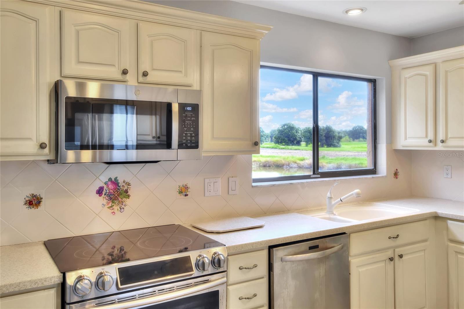 Image 16 of 49 For 4255 Creekwood Lane 4255