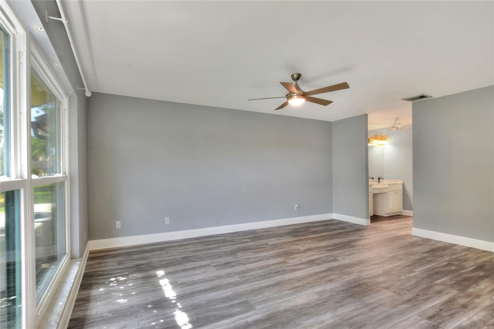 Image 26 of 49 For 4255 Creekwood Lane 4255