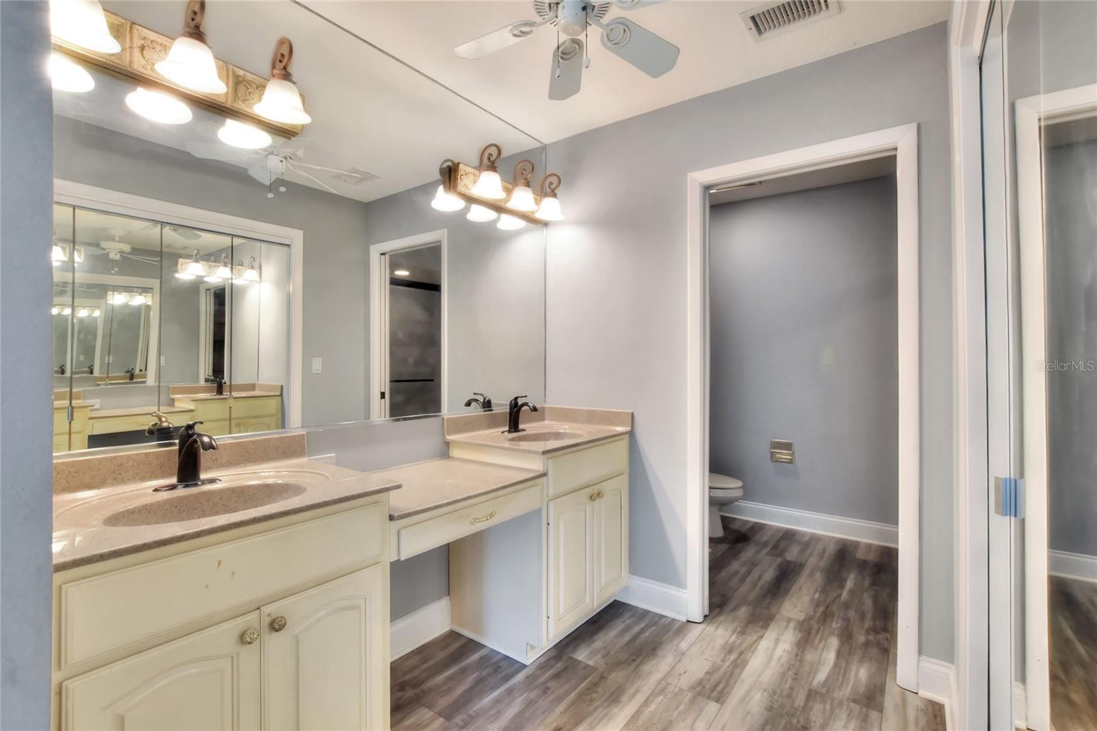 Image 27 of 49 For 4255 Creekwood Lane 4255