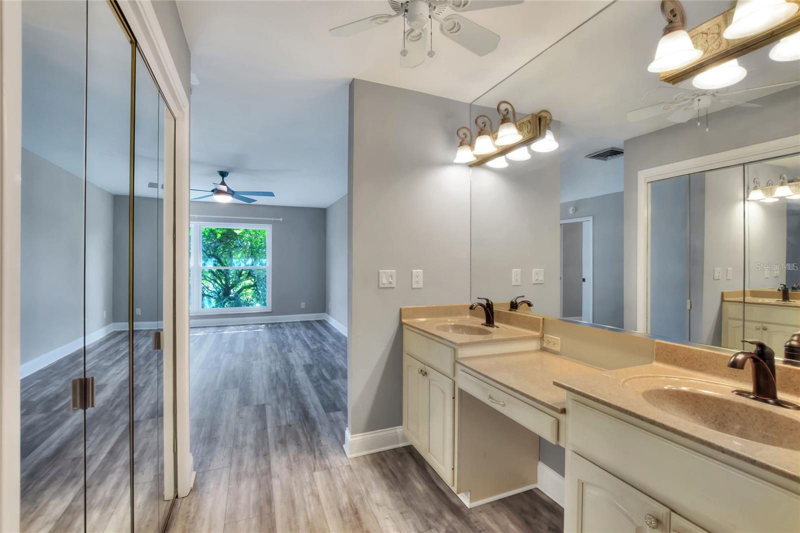 Image 29 of 49 For 4255 Creekwood Lane 4255