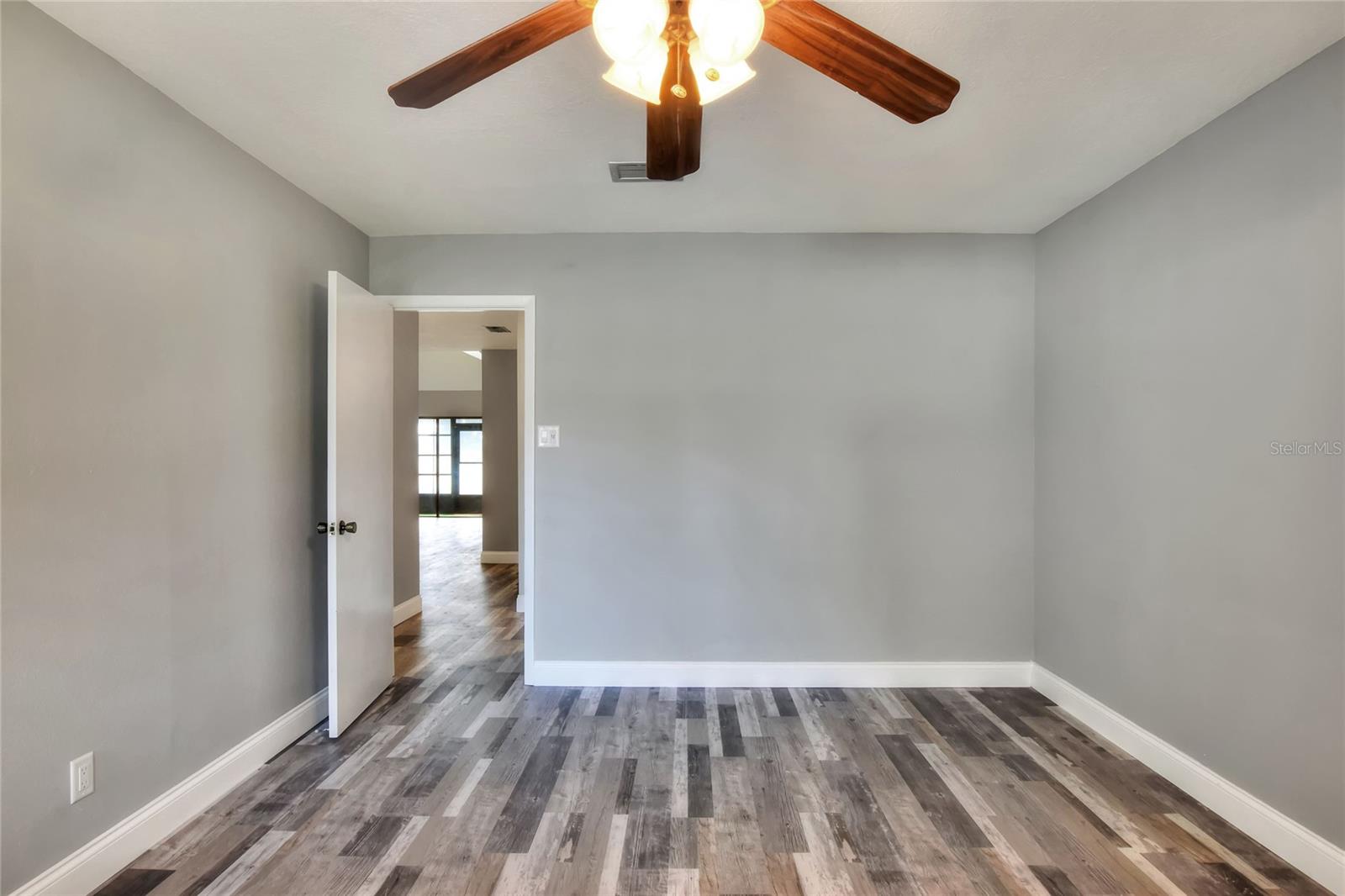 Image 34 of 49 For 4255 Creekwood Lane 4255
