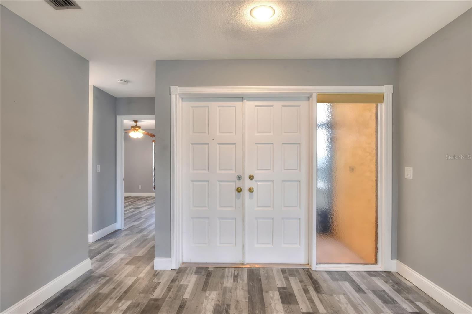 Image 5 of 49 For 4255 Creekwood Lane 4255