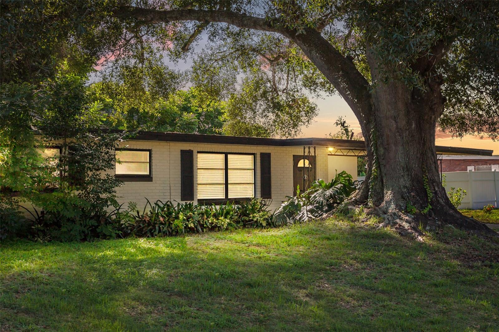Details for 29 Lamplight Lane, WINTER HAVEN, FL 33884