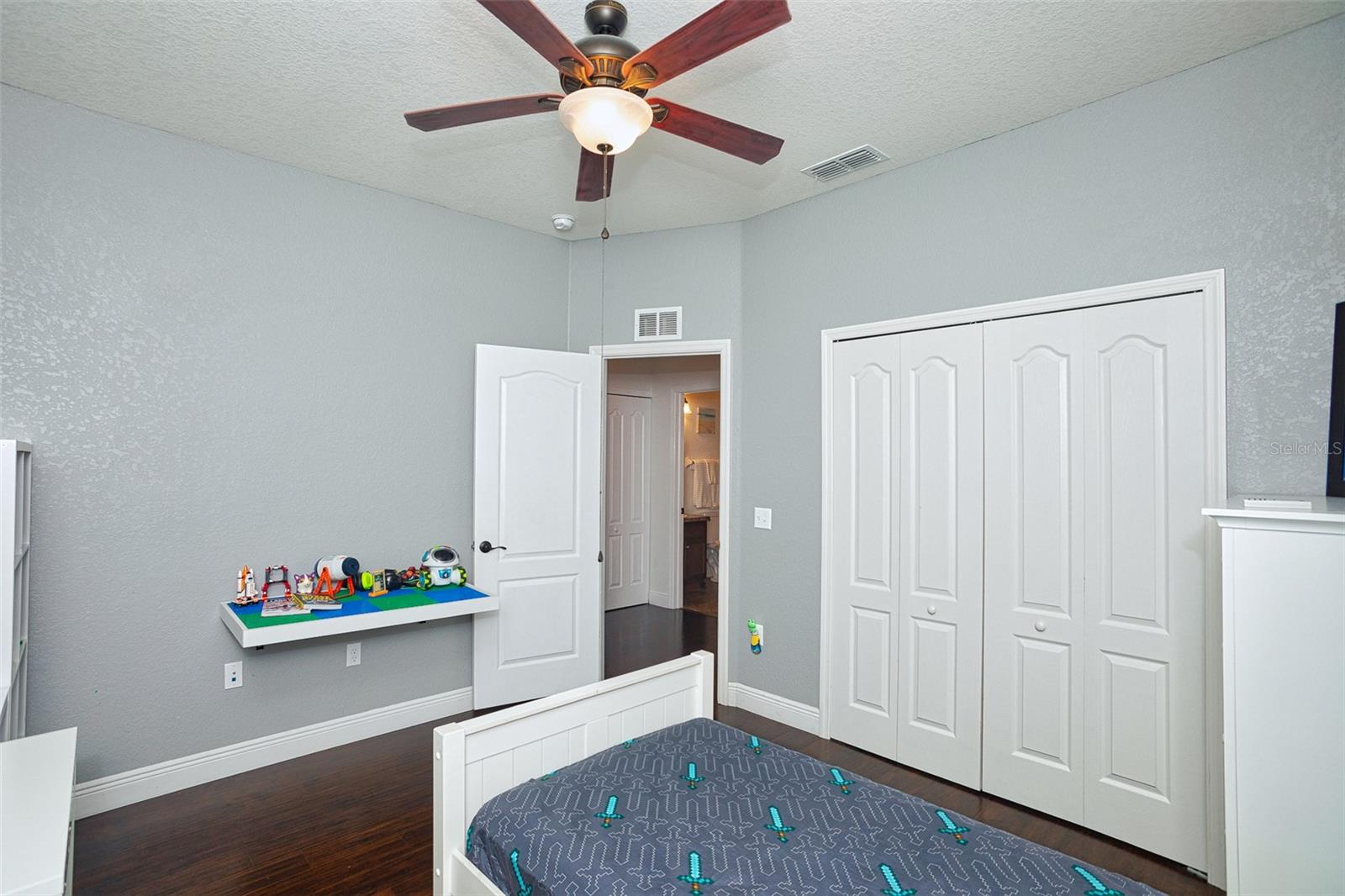 Image 34 of 52 For 6557 Evergreen Park Drive