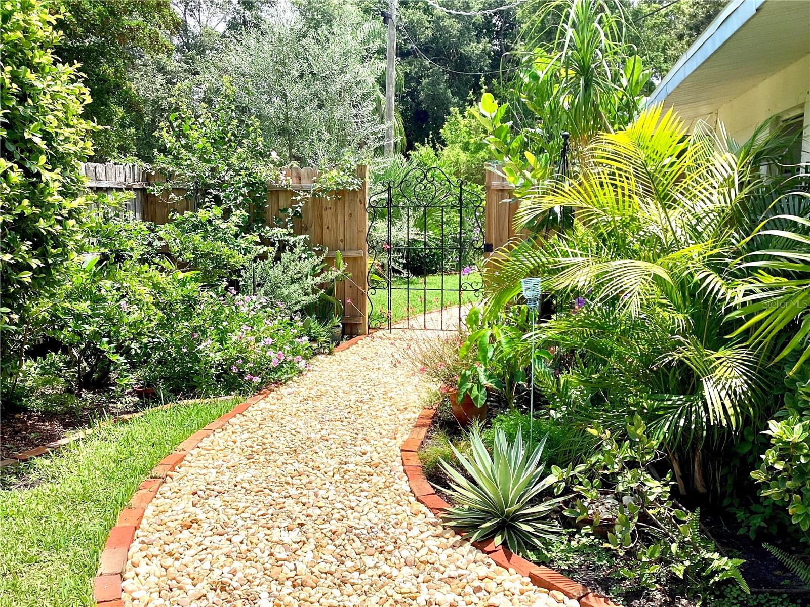 Image 5 of 26 For 4718 Crystal Avenue