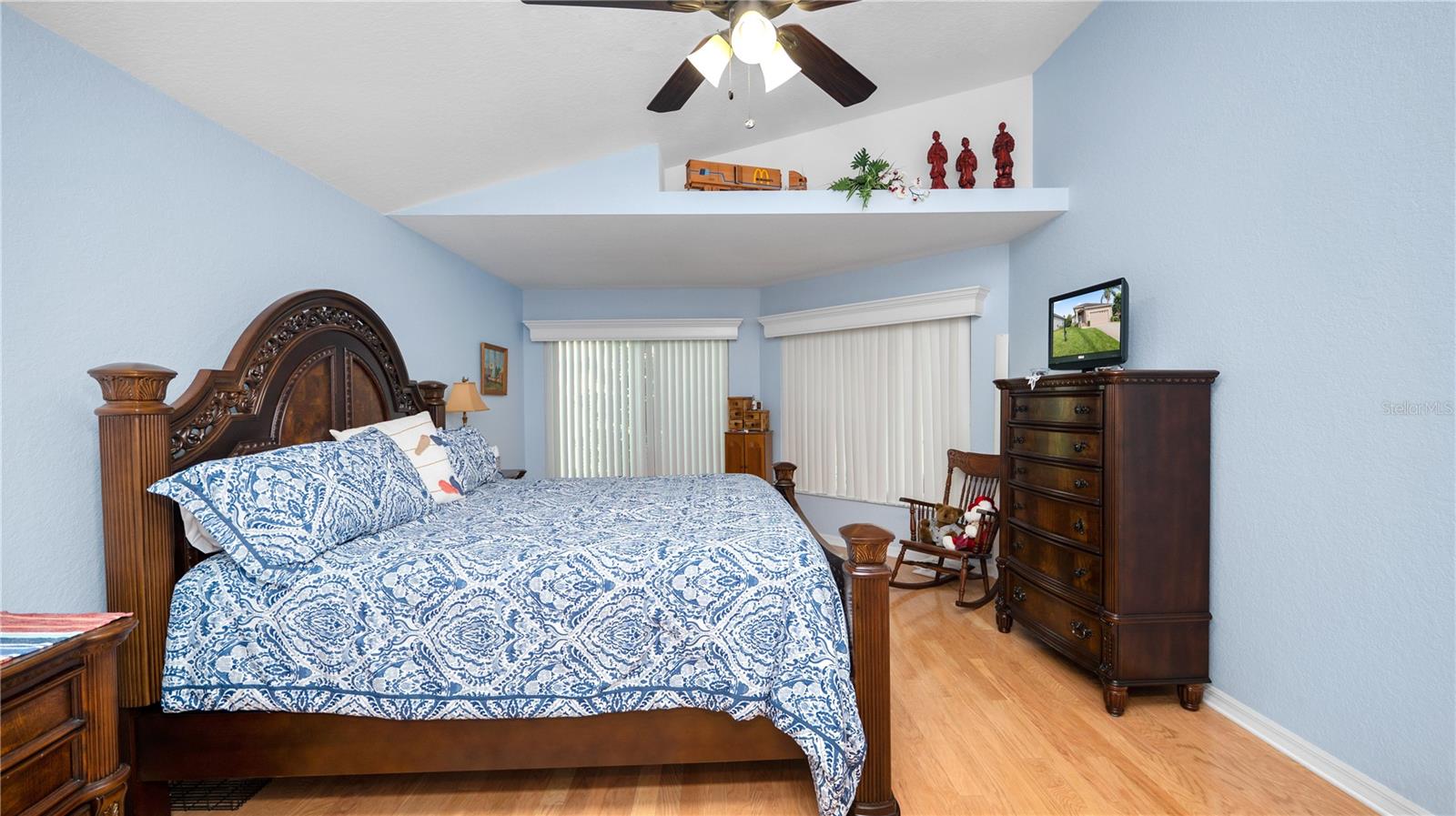 Image 28 of 42 For 6915 Starmount Drive