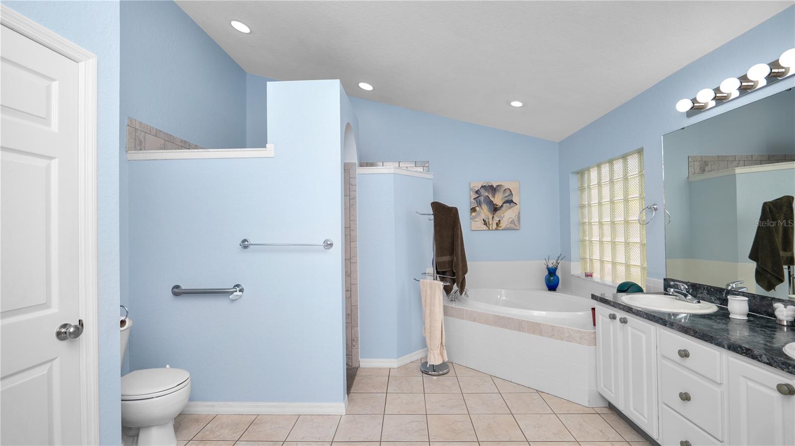 Image 29 of 42 For 6915 Starmount Drive