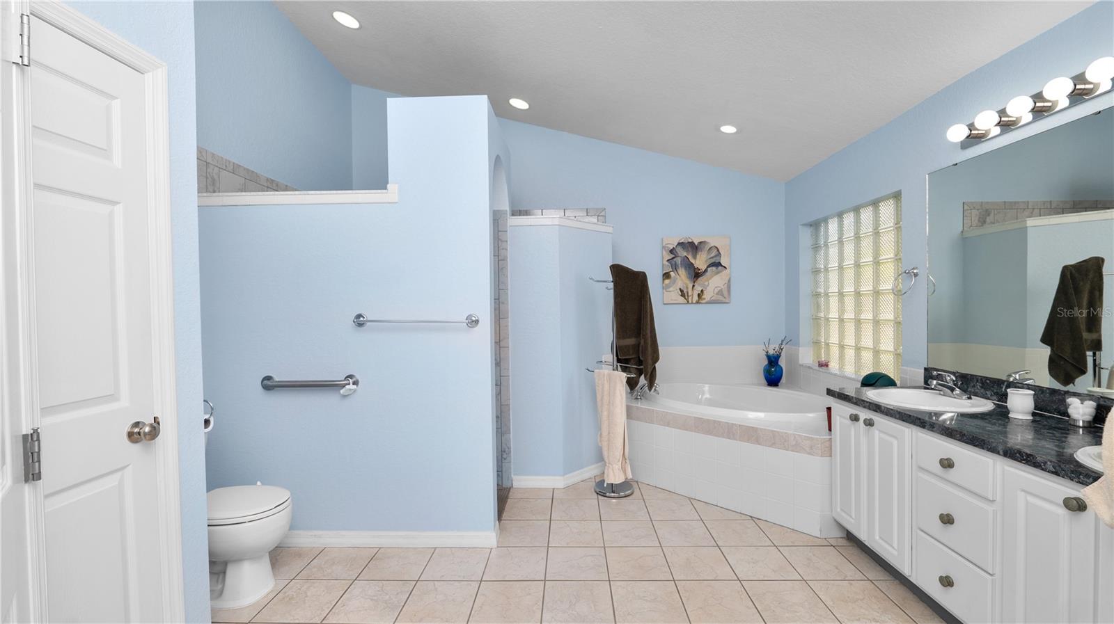 Image 30 of 42 For 6915 Starmount Drive