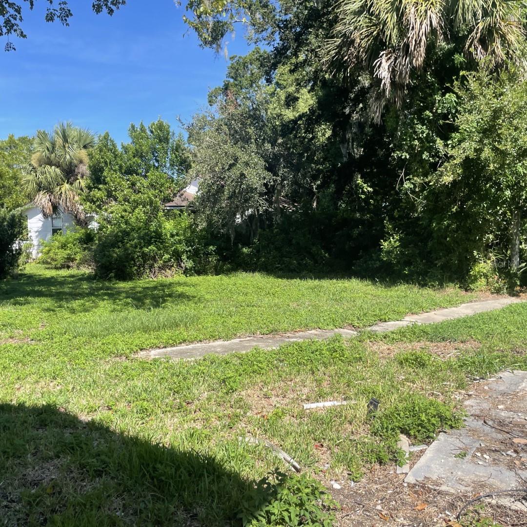 Image 10 of 10 For 633 Byron Avenue