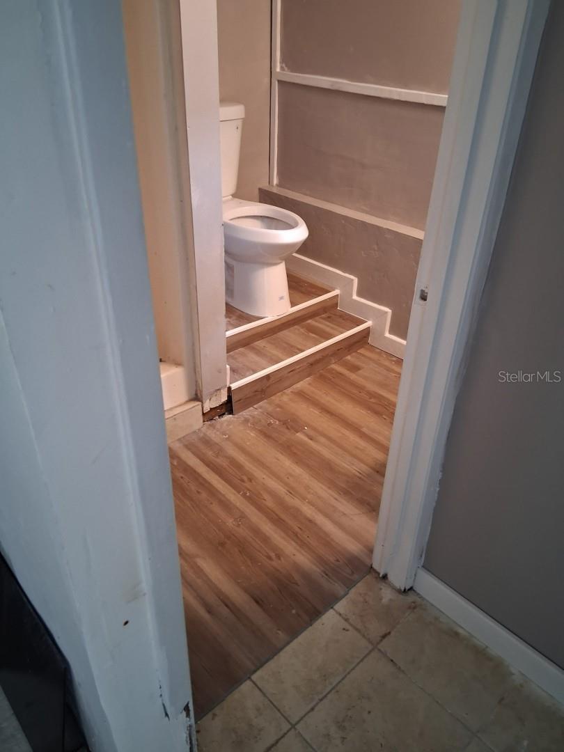 Image 3 of 8 For 633 Byron Avenue