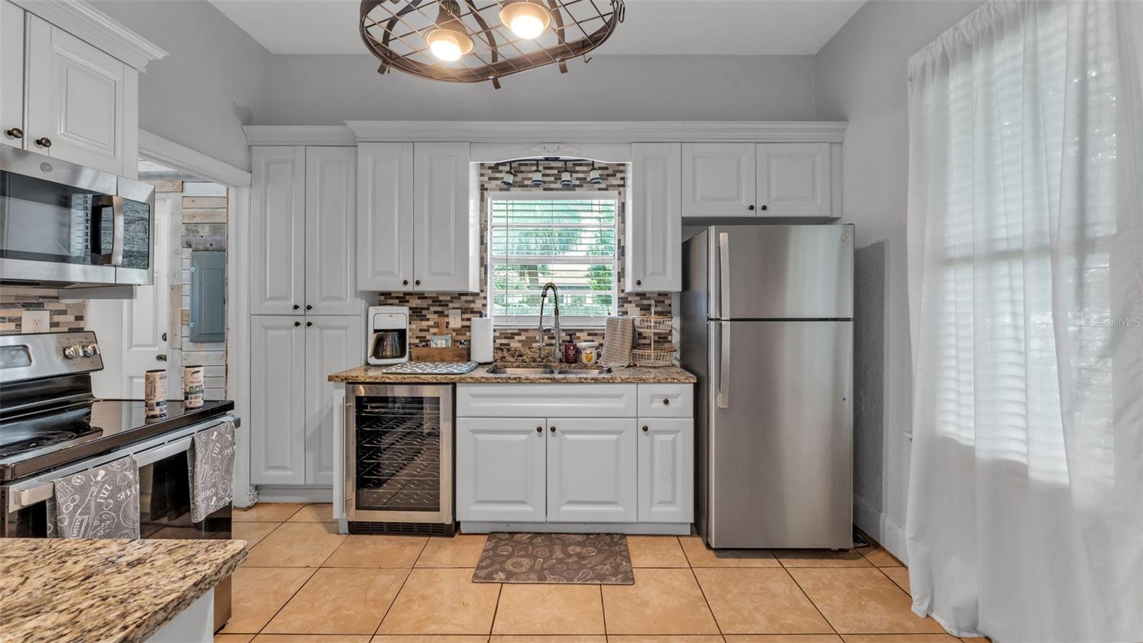 Image 12 of 29 For 109 Bluefield Avenue