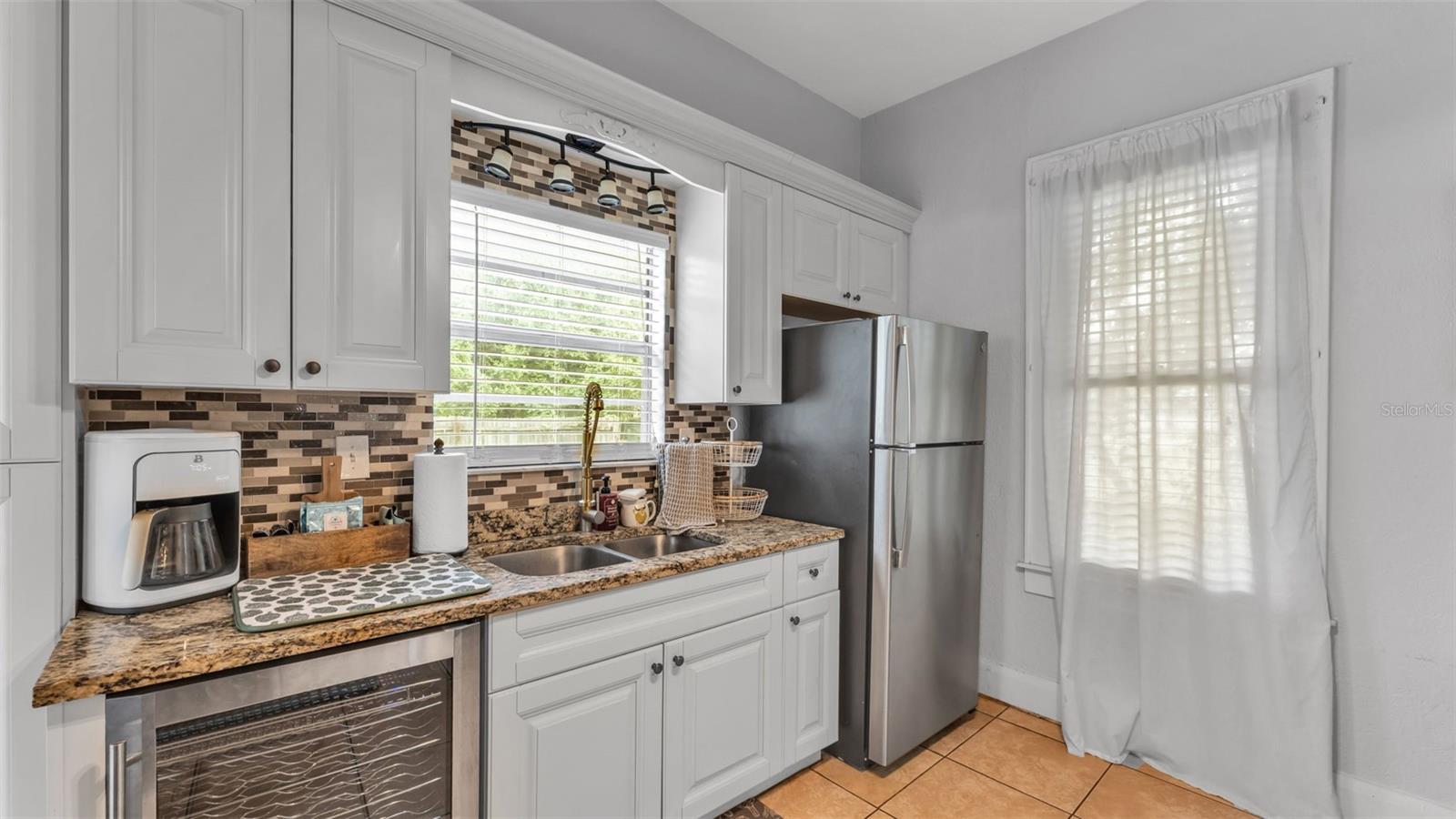 Image 14 of 29 For 109 Bluefield Avenue