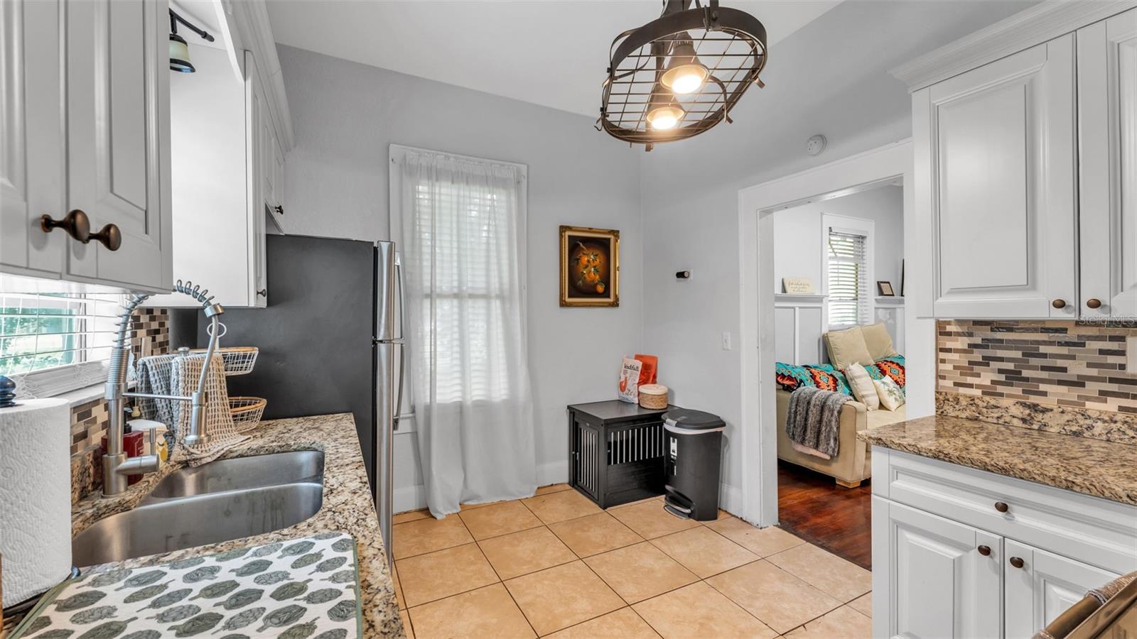 Image 15 of 29 For 109 Bluefield Avenue