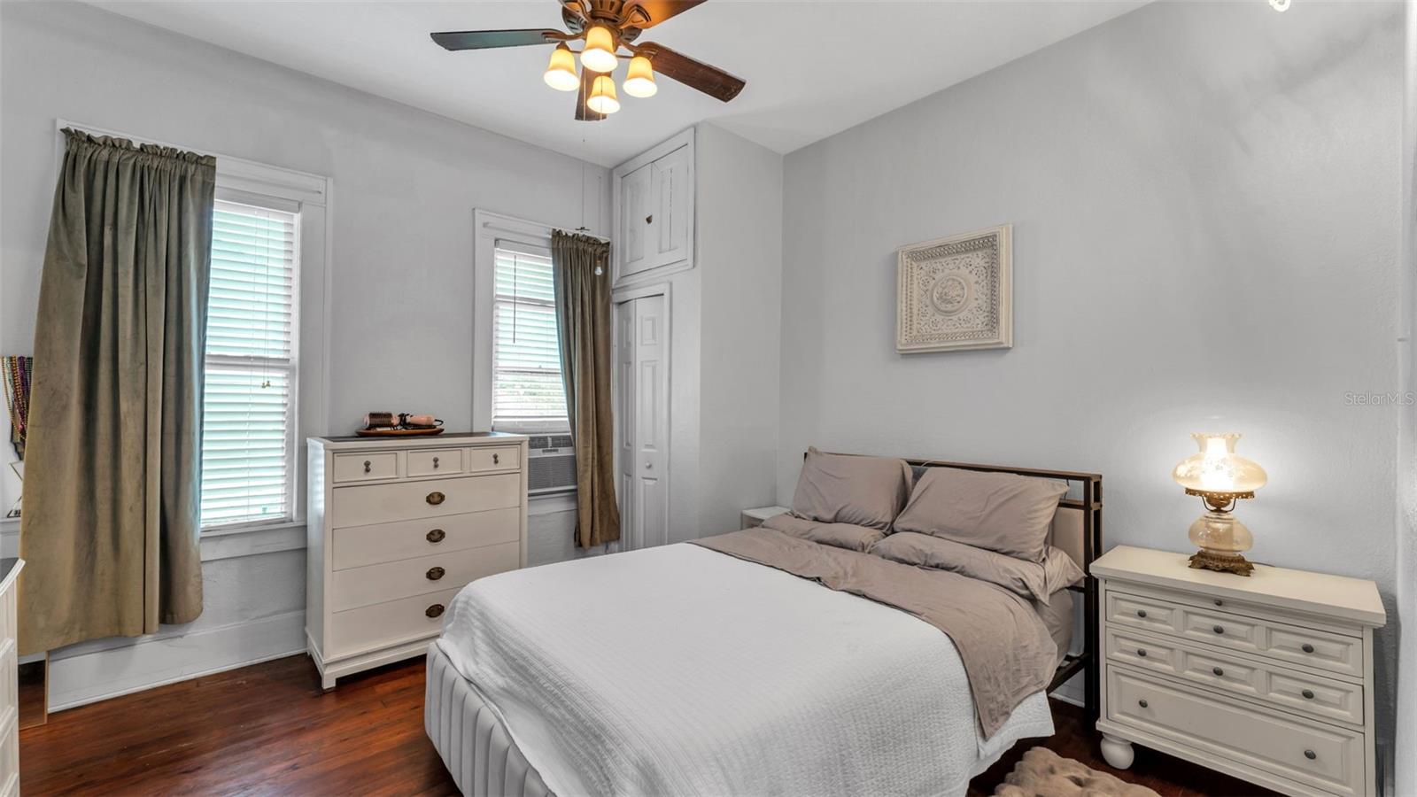 Image 17 of 29 For 109 Bluefield Avenue