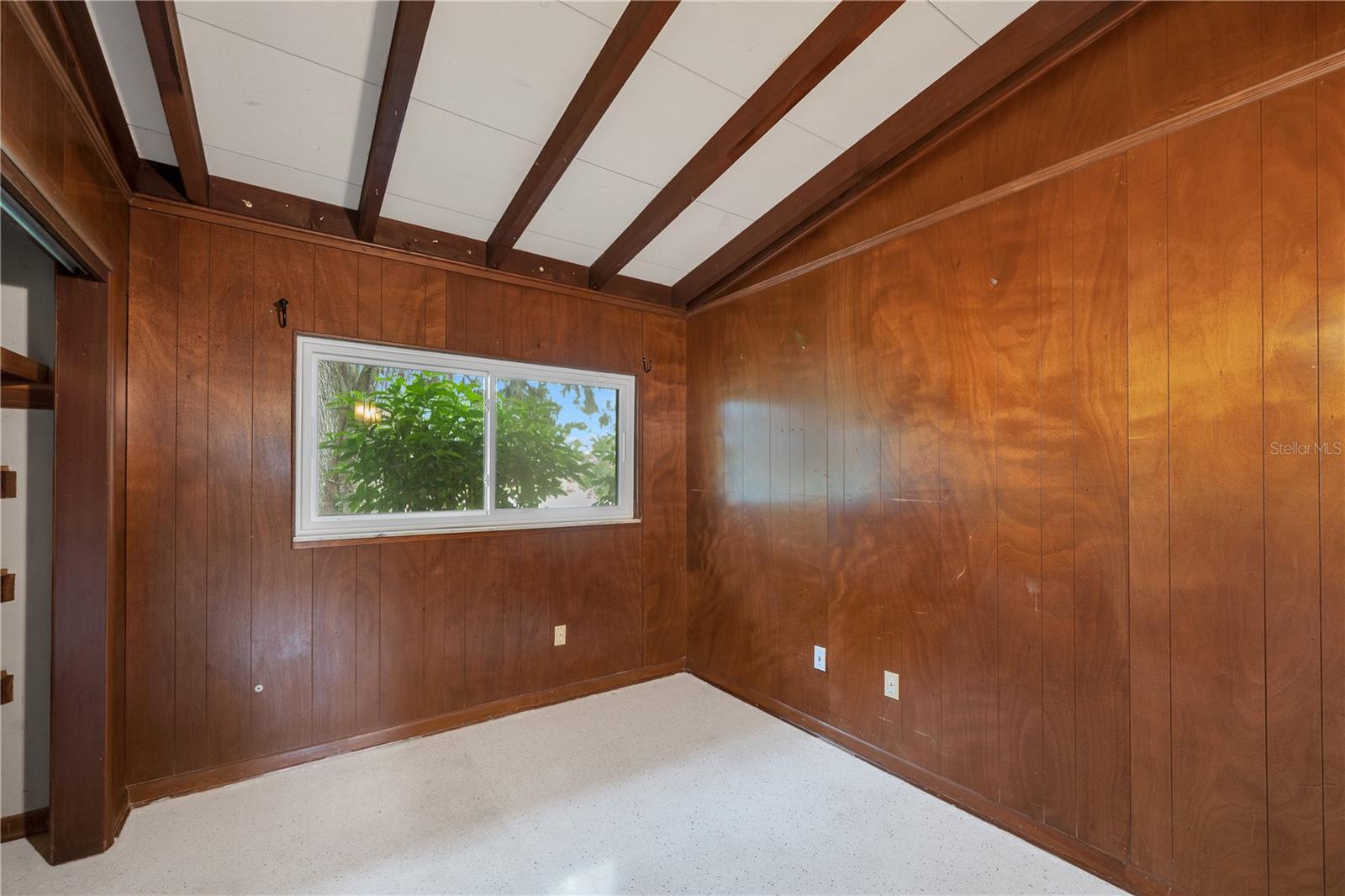 Image 14 of 28 For 1402 Phyllis Street