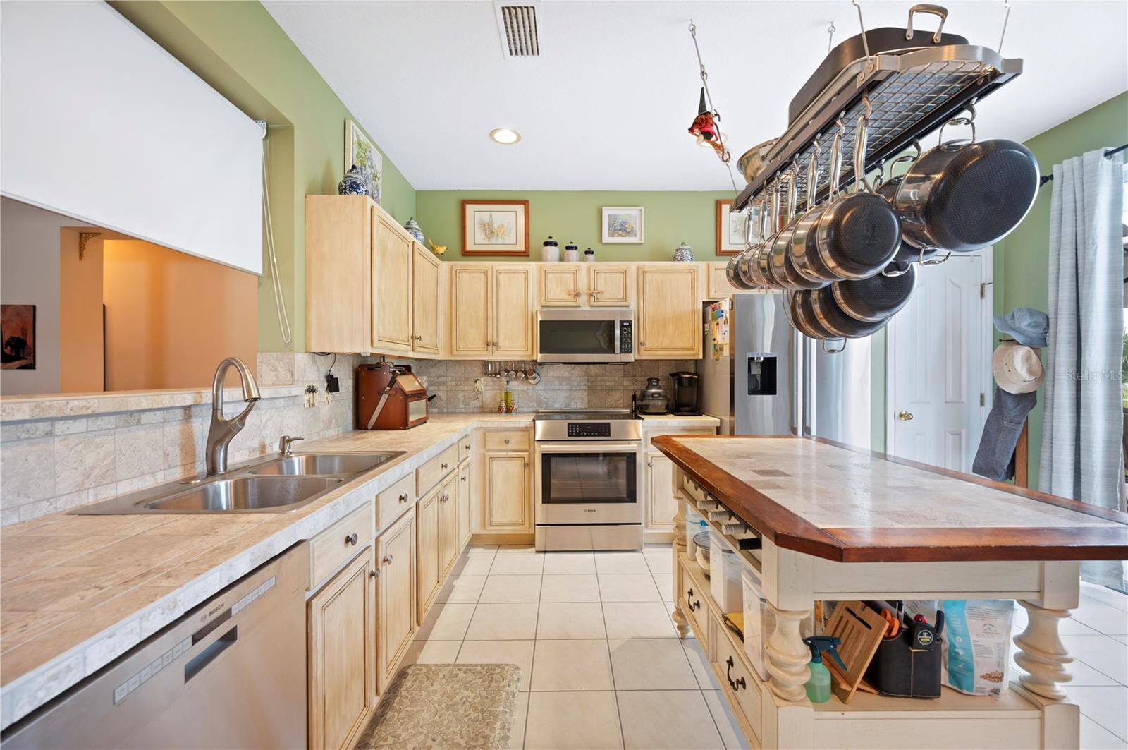 Image 12 of 62 For 6973 Lake Eaglebrooke Drive