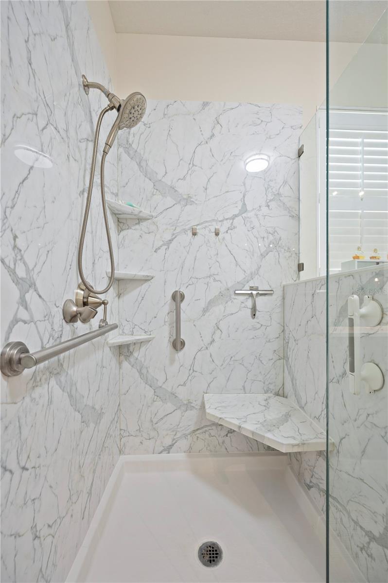 Image 21 of 62 For 6973 Lake Eaglebrooke Drive