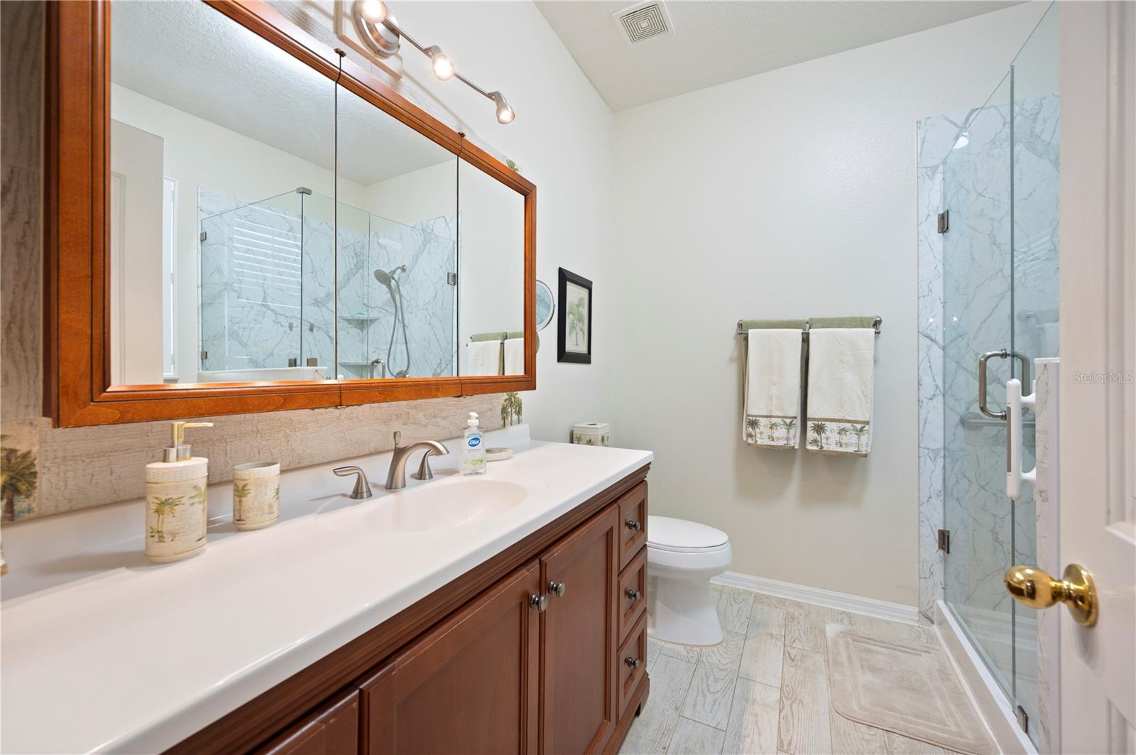 Image 22 of 62 For 6973 Lake Eaglebrooke Drive