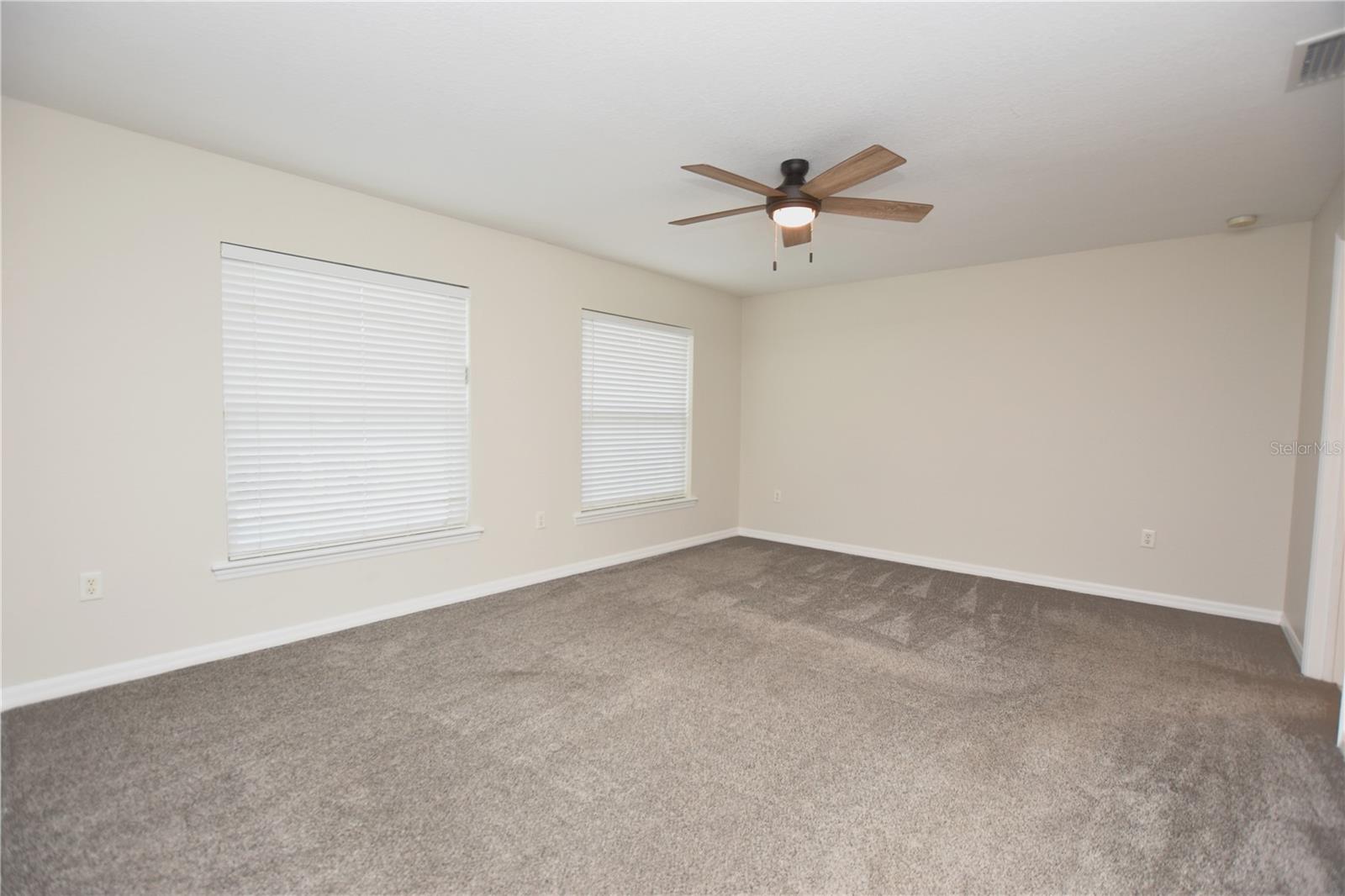 Image 19 of 43 For 5029 1st Street Se