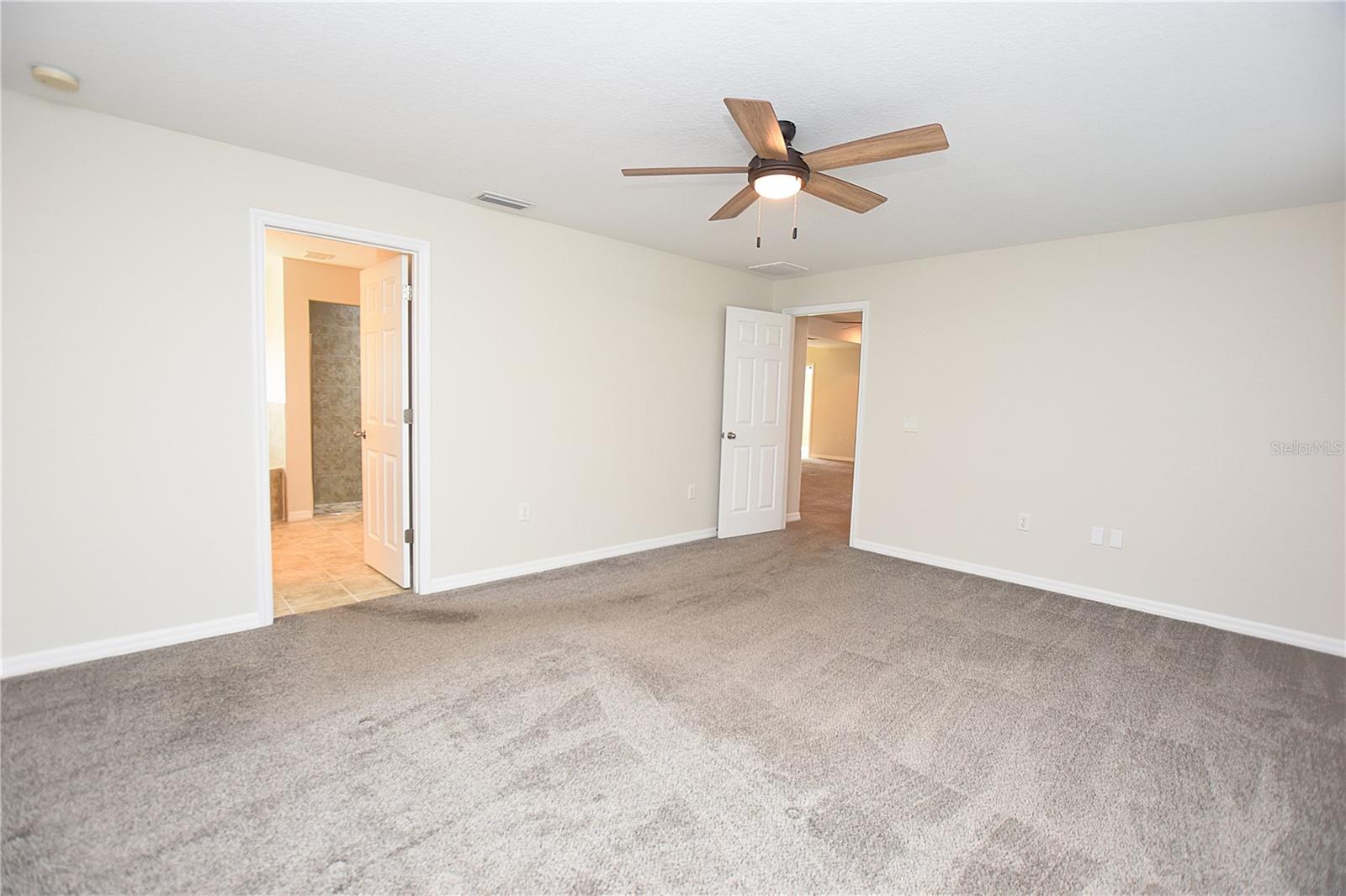 Image 20 of 43 For 5029 1st Street Se