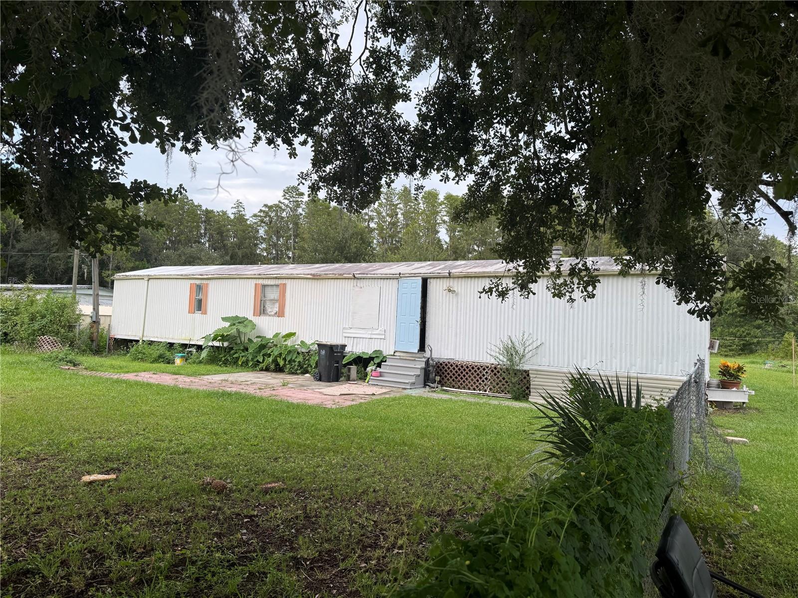 Listing Details for 9115 Pine Tree Drive, LAKELAND, FL 33809