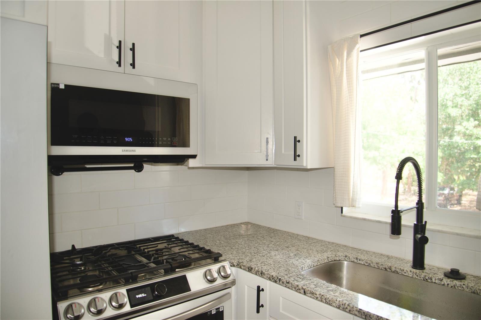 Image 11 of 16 For 220 Idlewood Avenue 204